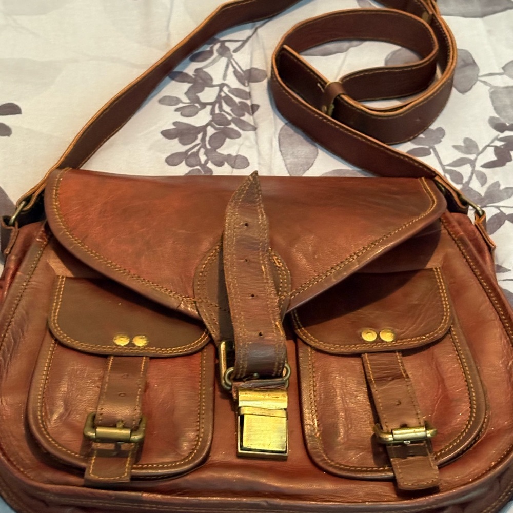 Source Unknown Vintage Brown Leather Messenger Bag
